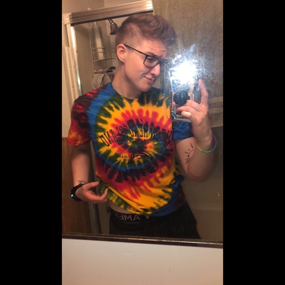 Meet your Posher, Taylor - Picture 1 of 1